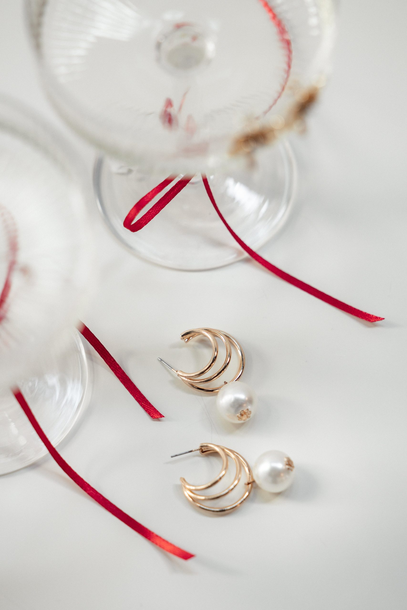 Chelsea Earrings - Gold/Pearl - Image 2