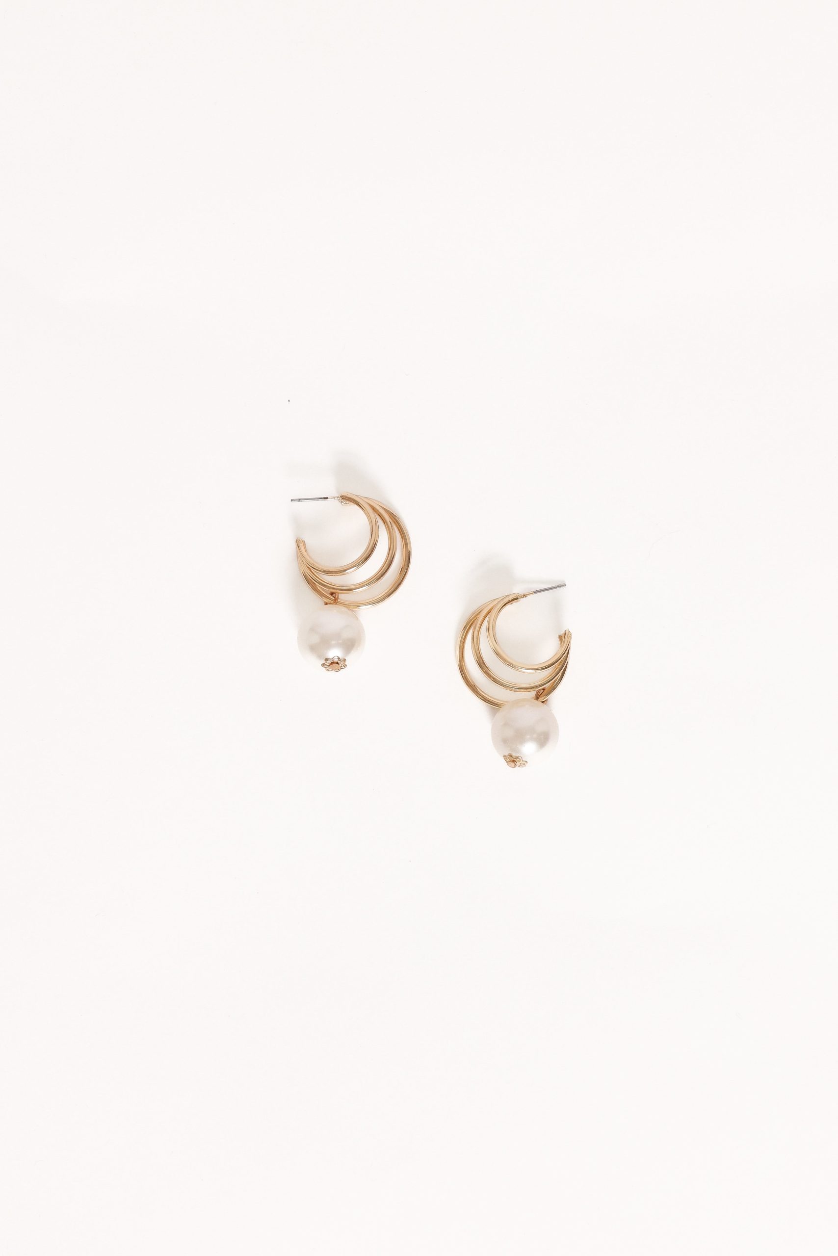 Chelsea Earrings - Gold/Pearl - Image 3