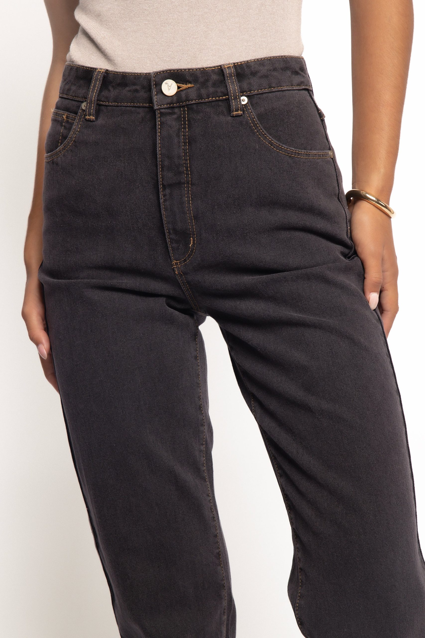 Abrand 94 High Straight Jeans - Cara Washed Black - Image 8