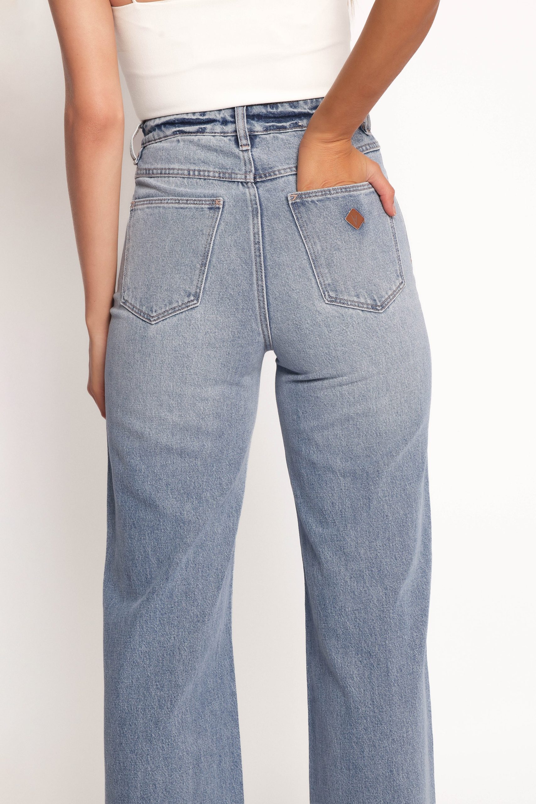 Abrand 94 High Wide Jeans - Liv - Image 6