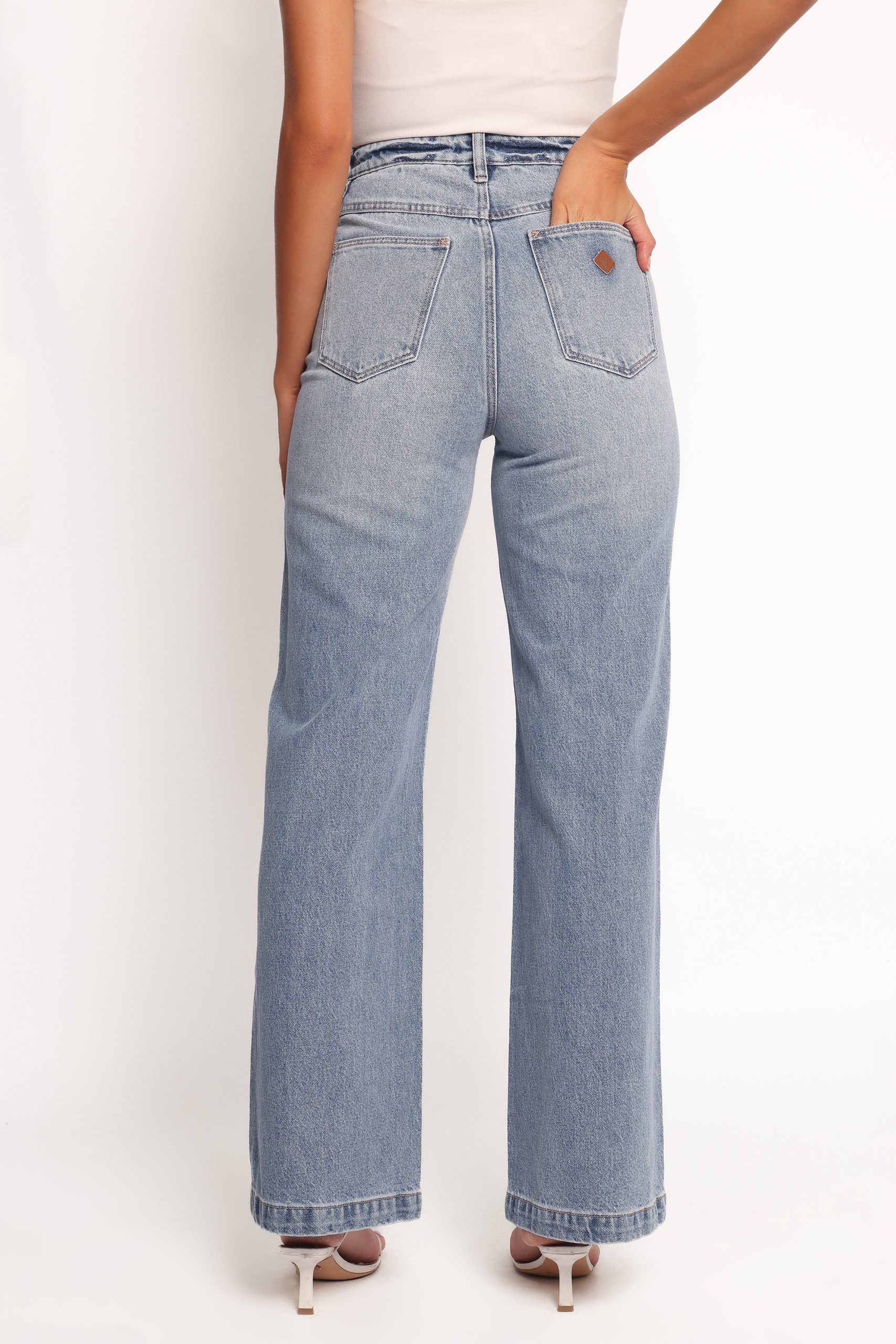 Abrand 94 High Wide Jeans - Liv - Image 8