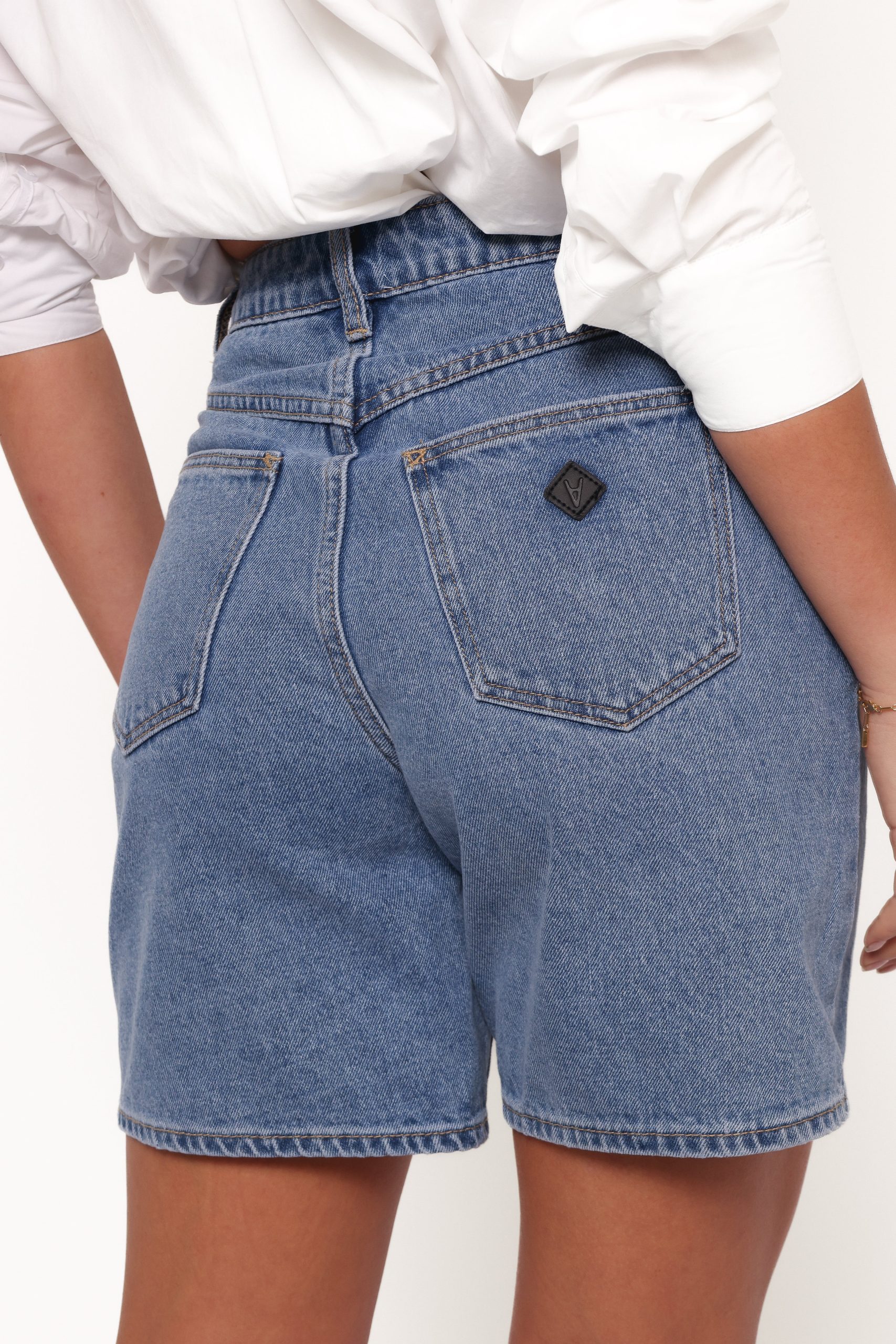 Abrand Carrie Shorts - Naomi - Image 5