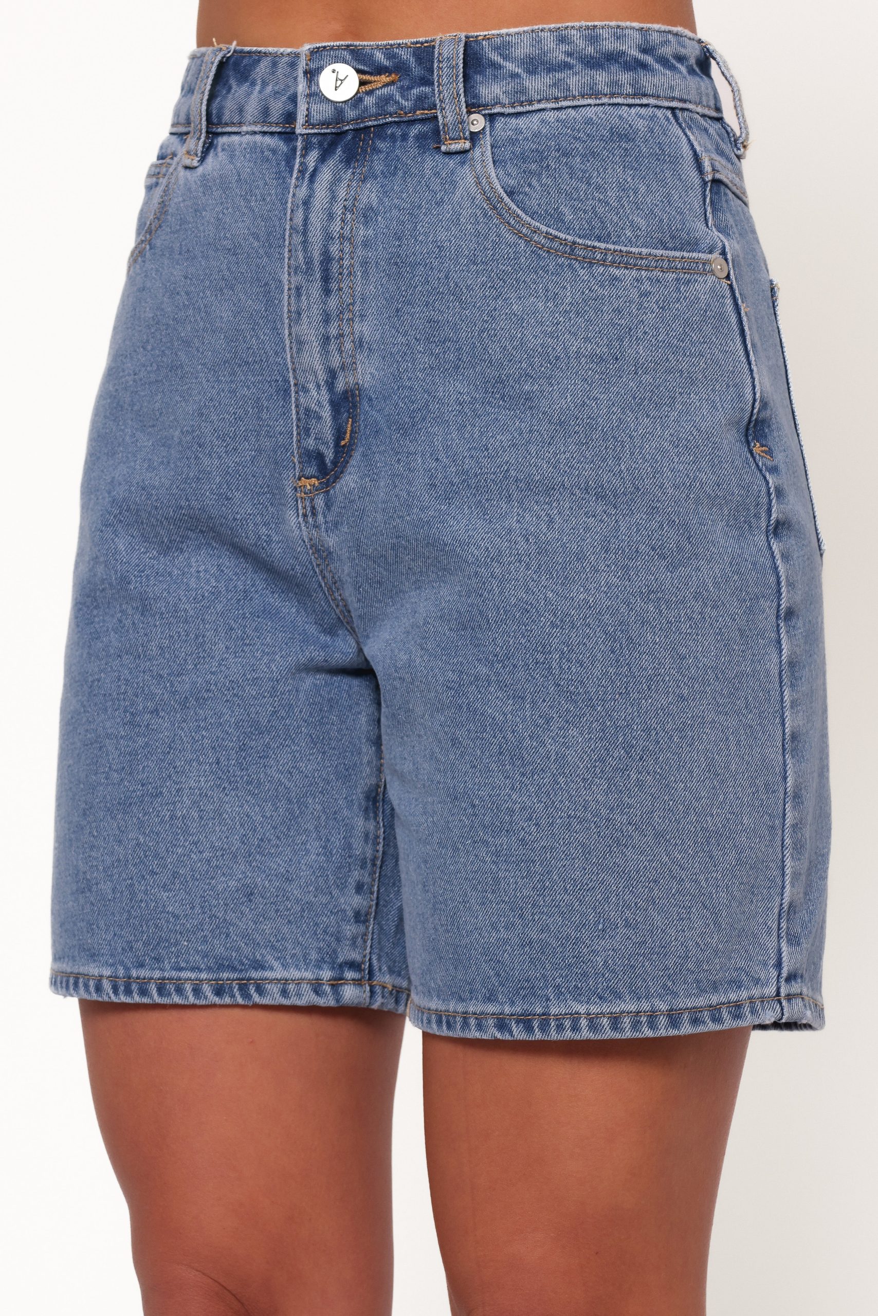 Abrand Carrie Shorts - Naomi - Image 3