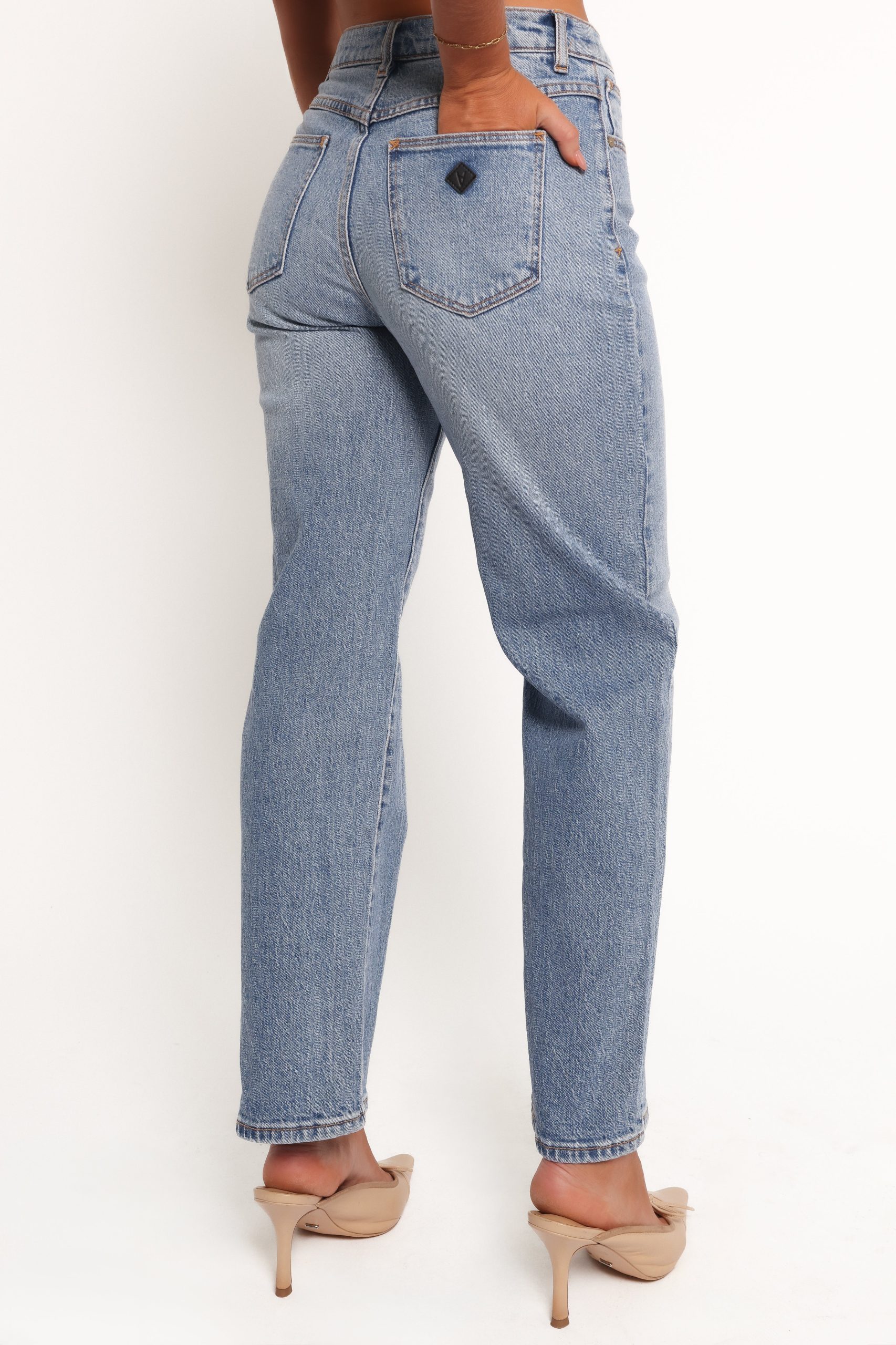 Abrand Mid Straight Jeans - Felicia - Image 7
