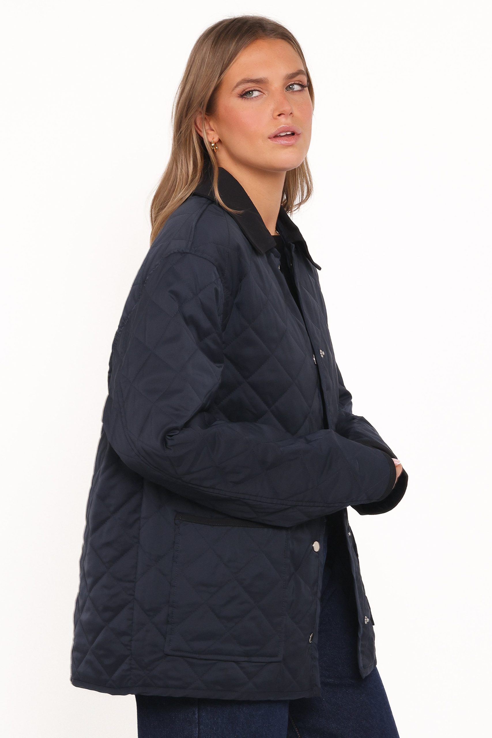 Lynly Quilted Barn Jacket - Navy - Image 3