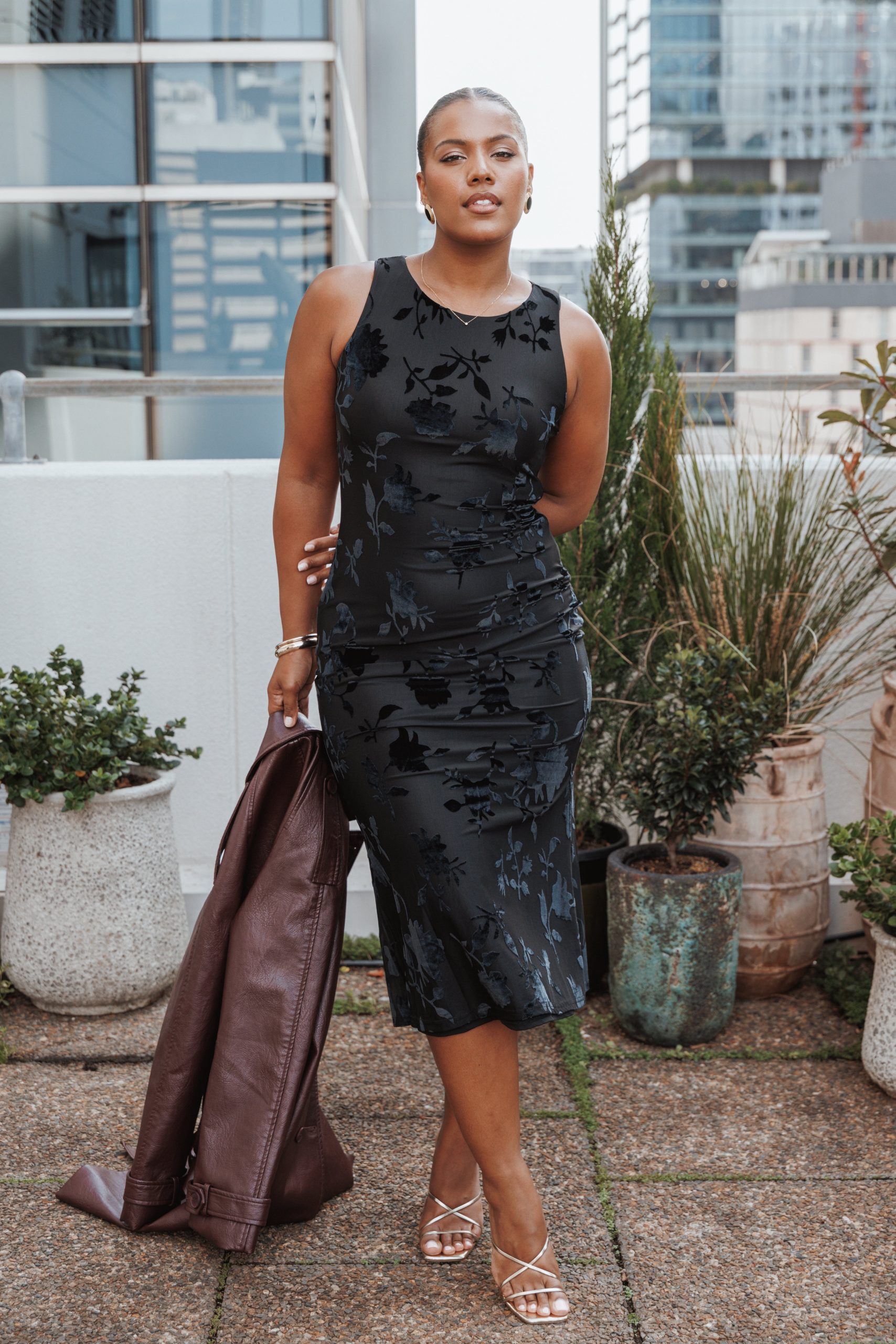 Melinda Sleeveless Velvet Maxi - Black - Image 7