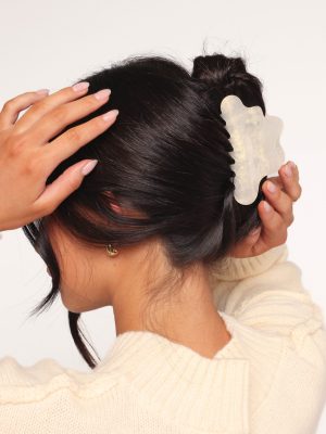 Peta Hair Clip - Pearl