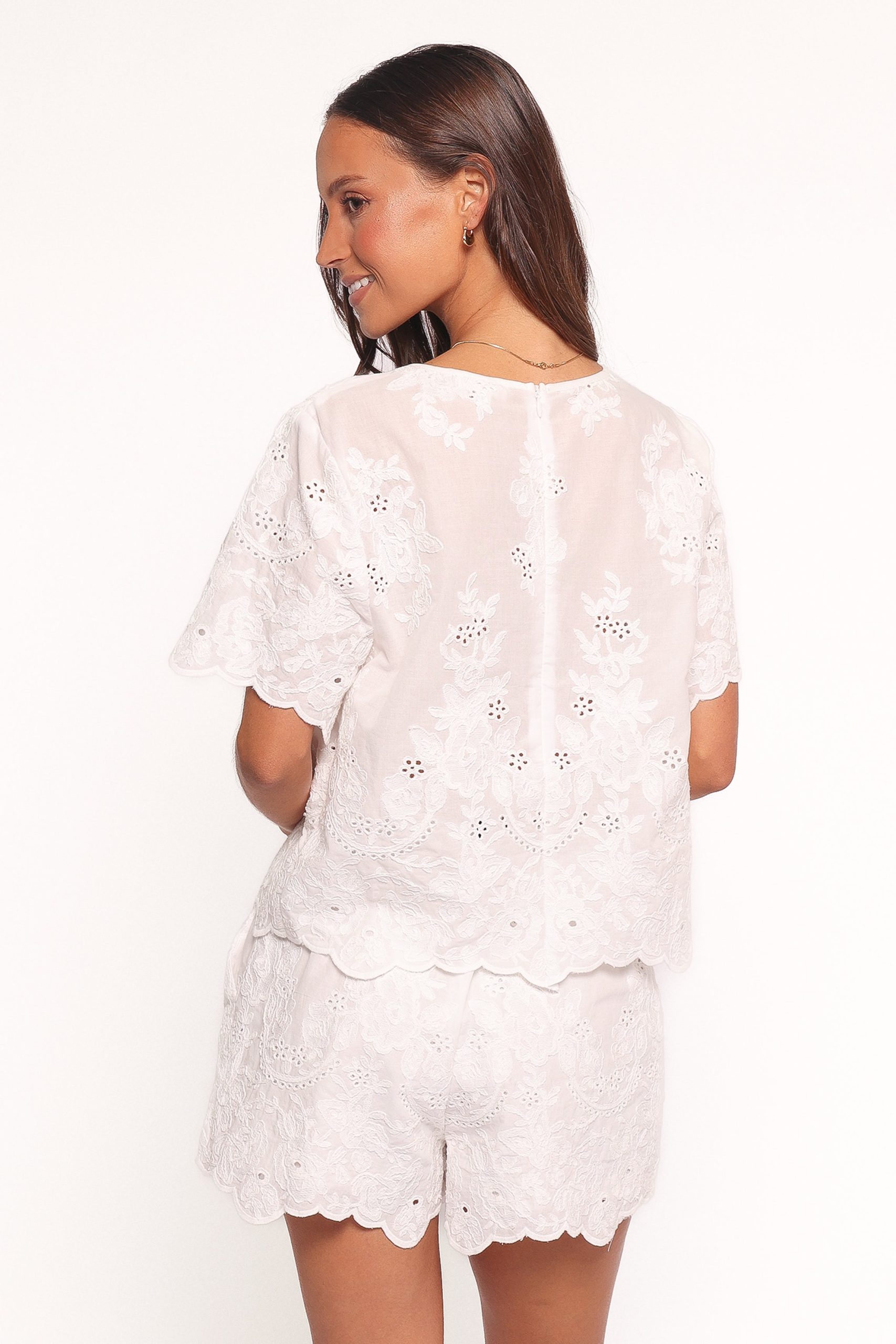 Tanis Embroidered Shorts - White - Image 5