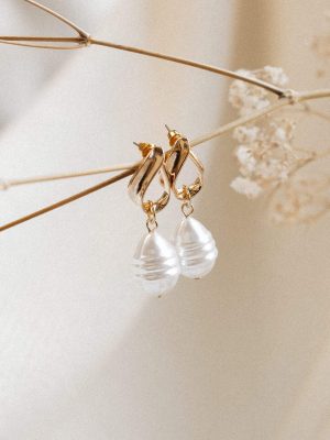 Medella Earrings - Pearl