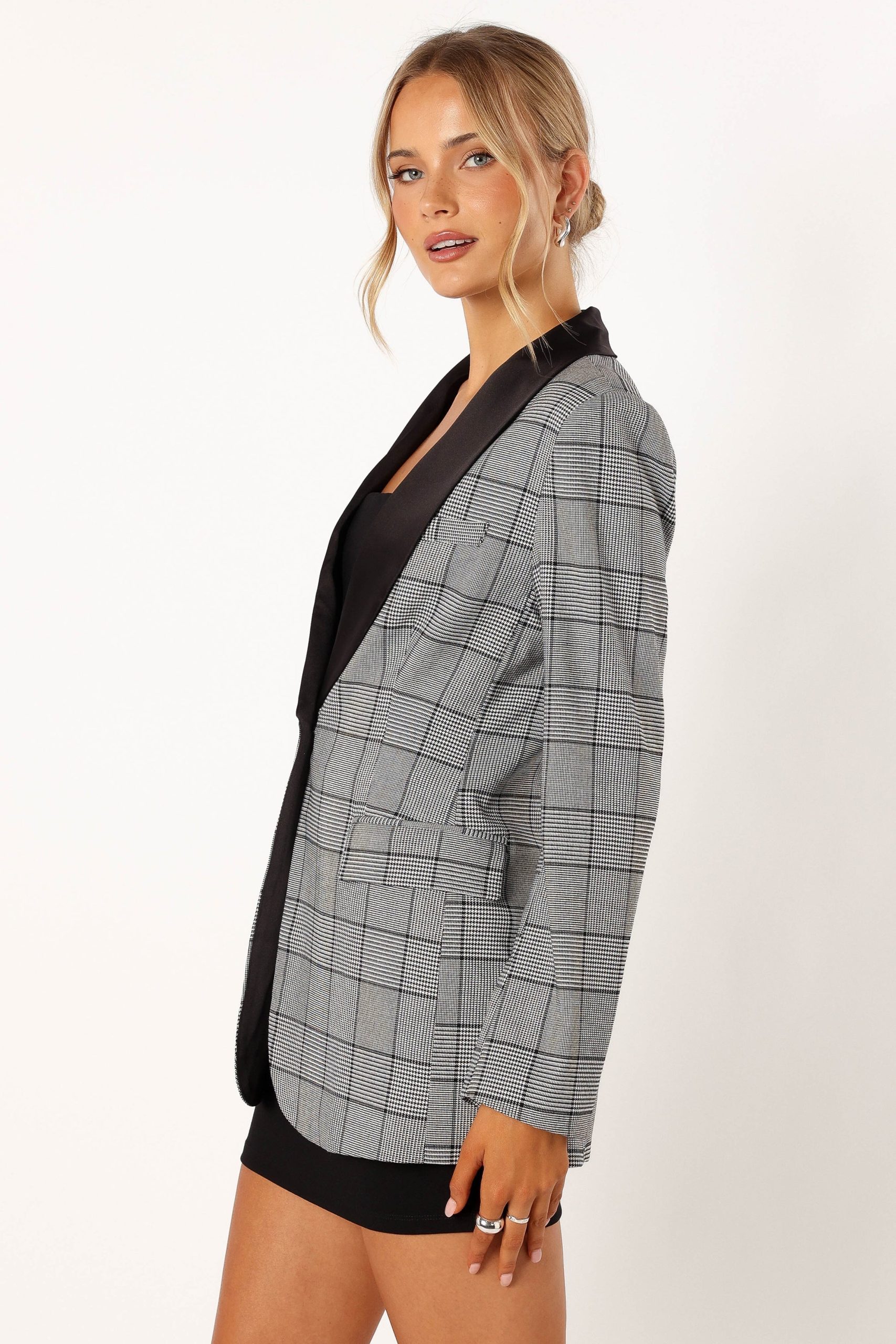 Veronica Contrast Lapel Blazer - Grey - Image 5