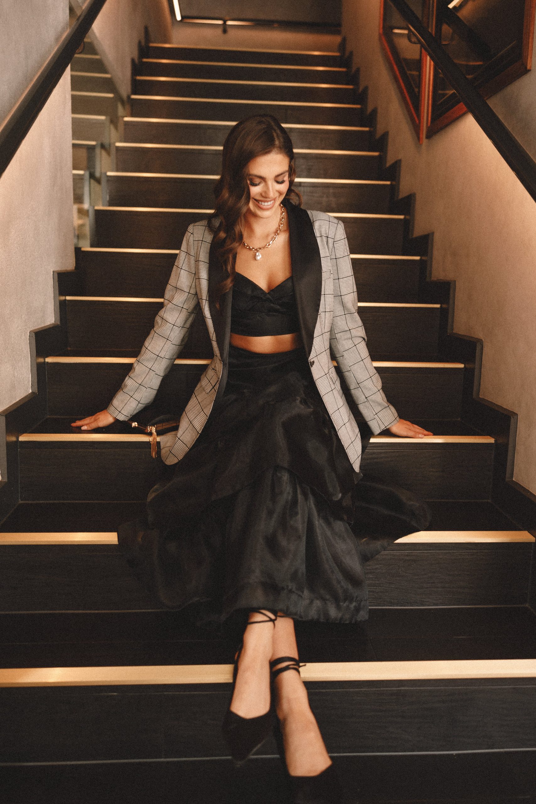 Veronica Contrast Lapel Blazer - Grey - Image 2